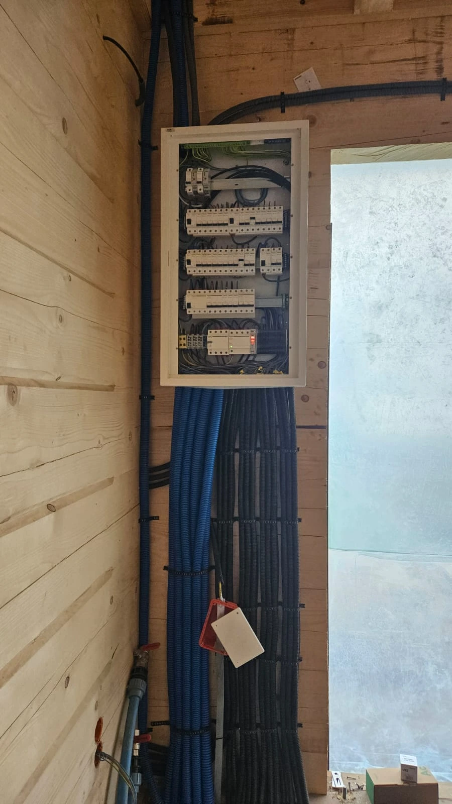 Zdjęcie wykonanej instalacji – Domy z bali
